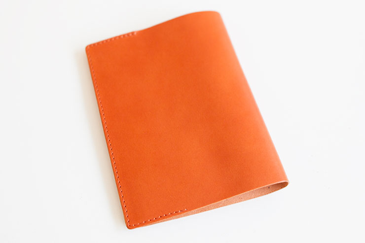 Bibliophilic,COW LEATHER BOOK COVER,カウレザー,ブックカバー,ビブリオフィリック,おしゃれ,通販,販売,ステーショナリー,雑貨,ギフト,プレゼント,贈り物,退職祝い,転職祝い,誕生日,ラッピング,送料無料,ノイエ,neue,