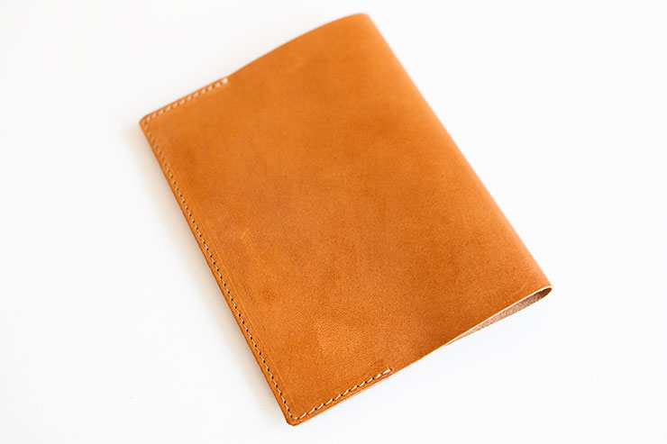 Bibliophilic,COW LEATHER BOOK COVER,カウレザー,ブックカバー,ビブリオフィリック,おしゃれ,通販,販売,ステーショナリー,雑貨,ギフト,プレゼント,贈り物,退職祝い,転職祝い,誕生日,ラッピング,送料無料,ノイエ,neue,