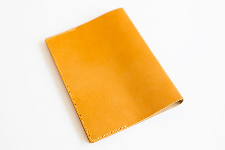 Bibliophilic,COW LEATHER BOOK COVER,カウレザー,ブックカバー,ビブリオフィリック,おしゃれ,通販,販売,ステーショナリー,雑貨,ギフト,プレゼント,贈り物,退職祝い,転職祝い,誕生日,ラッピング,送料無料,ノイエ,neue,