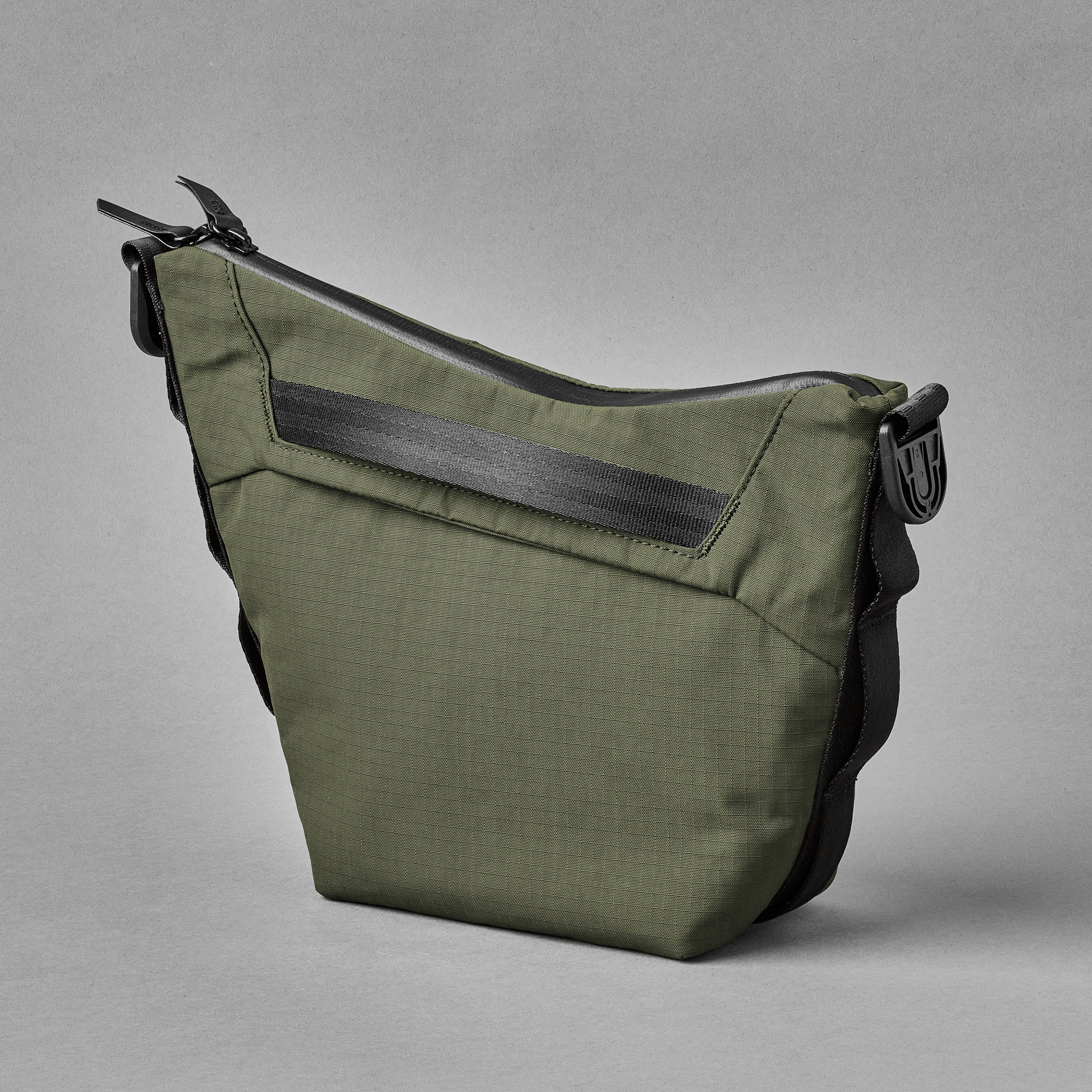 ALPAKA / FLOW SATCHEL 2L – Neueオンラインストア｜もっと愛着のわく