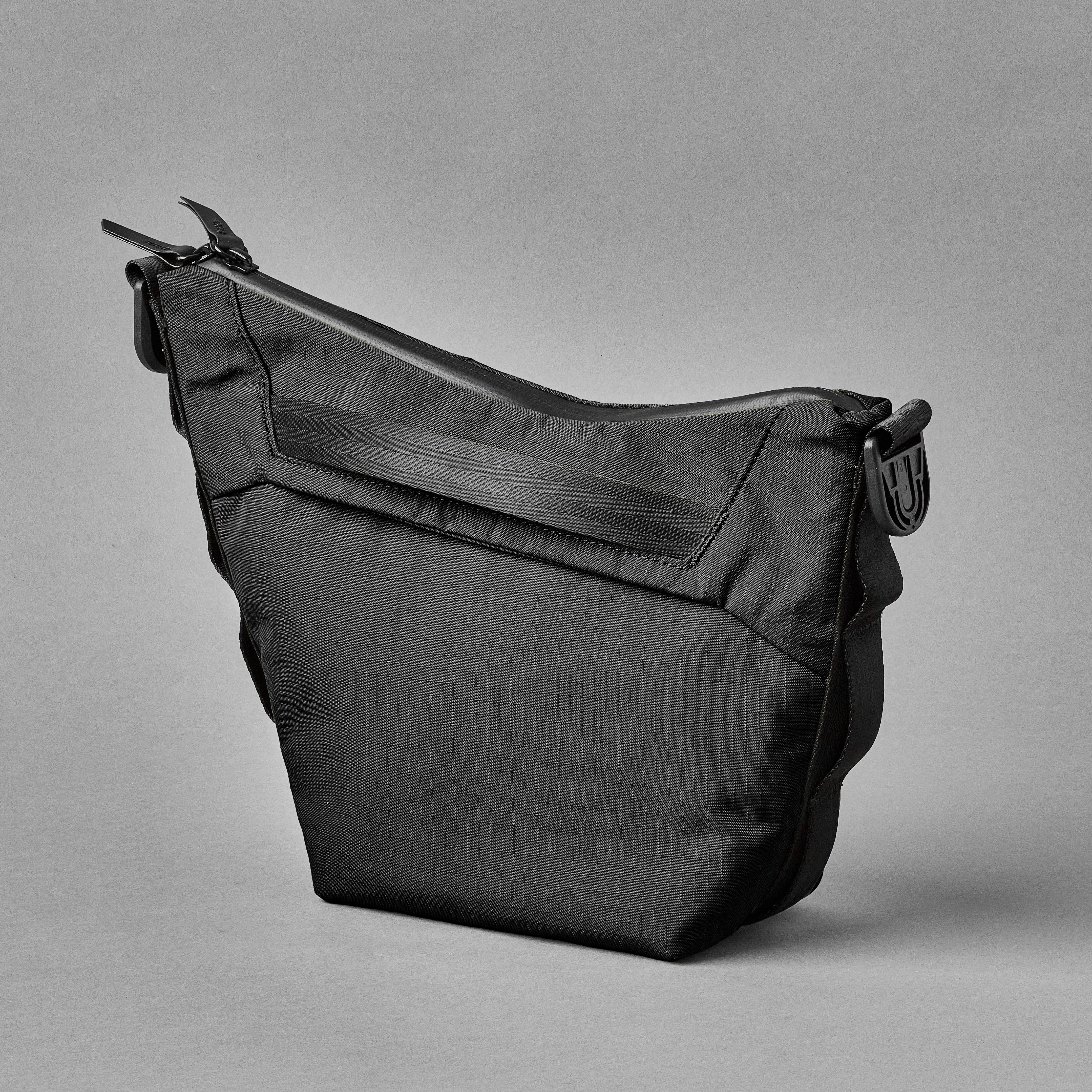 アルパカ　FLOW SATCHEL 2L Flow Satchel (2L)