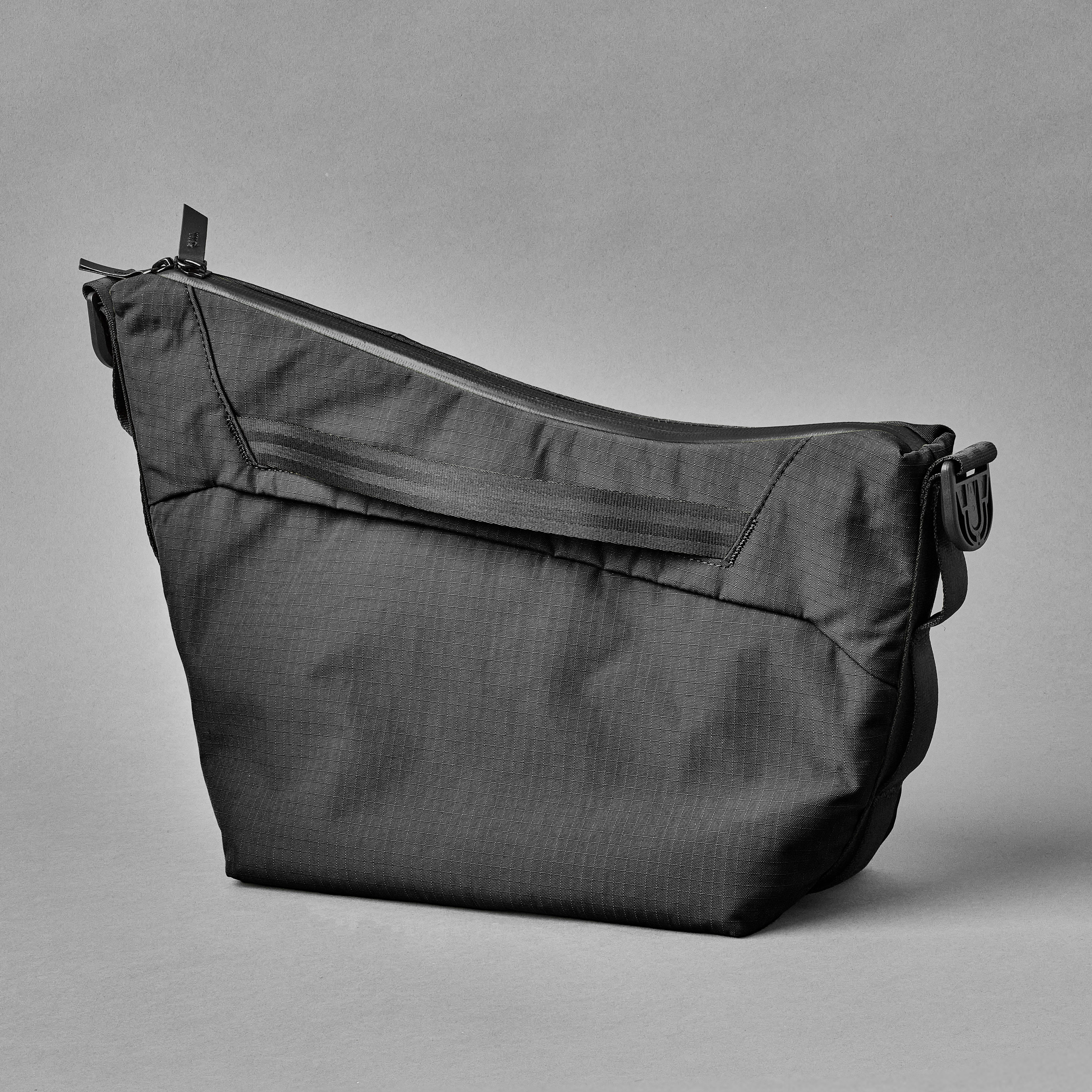 ALPAKA / FLOW SATCHEL 4L – Neueオンラインストア｜もっと愛着のわく