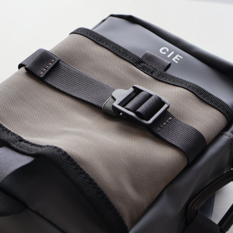 CIE / GRID3 BOTTLE MINI SHOULDER BAG S
