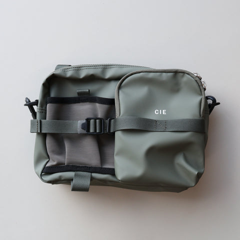 CIE / GRID3 BOTTLE SHOULDER BAG M