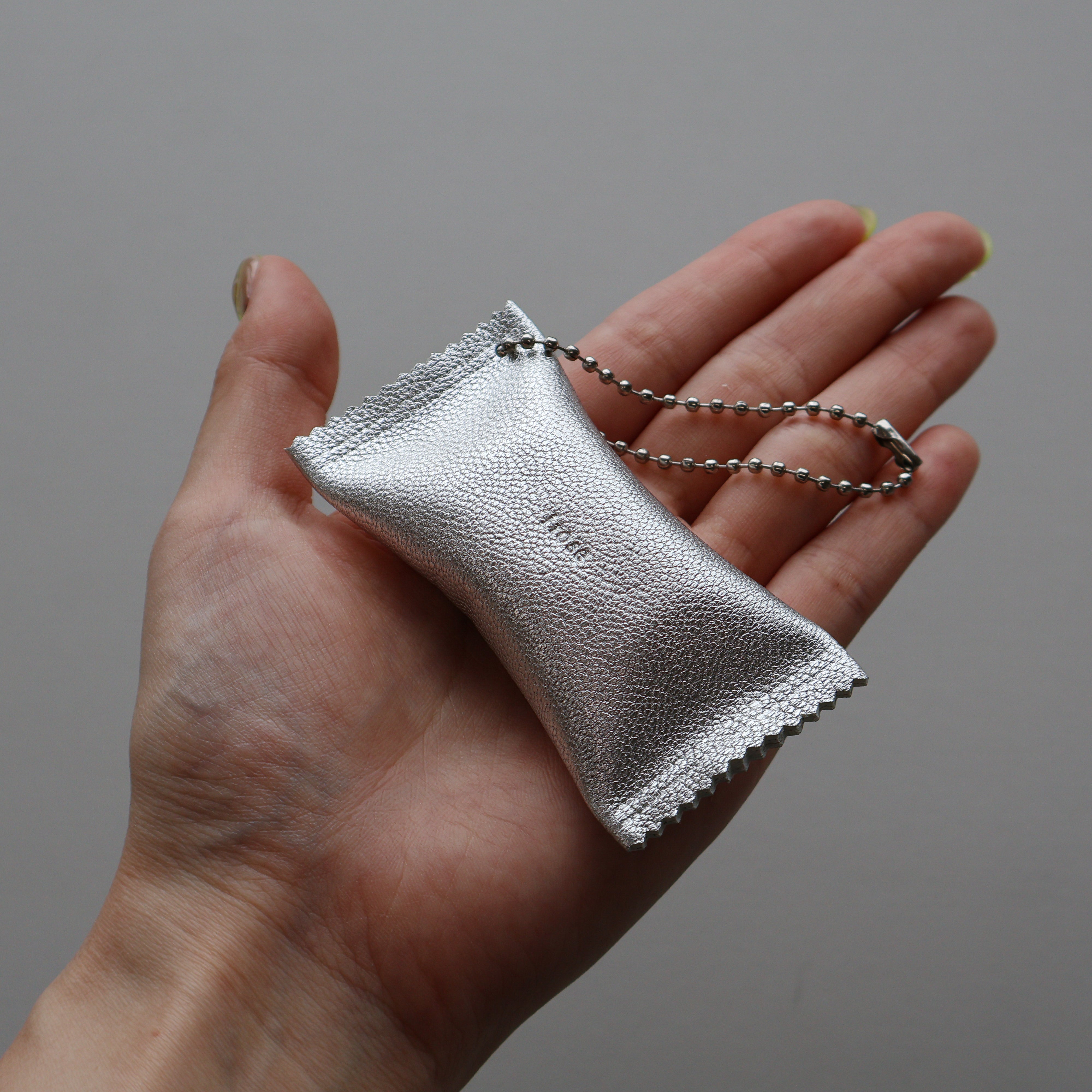 irose / WHISTLE CHARM – Neueオンラインストア｜もっと愛着のわく