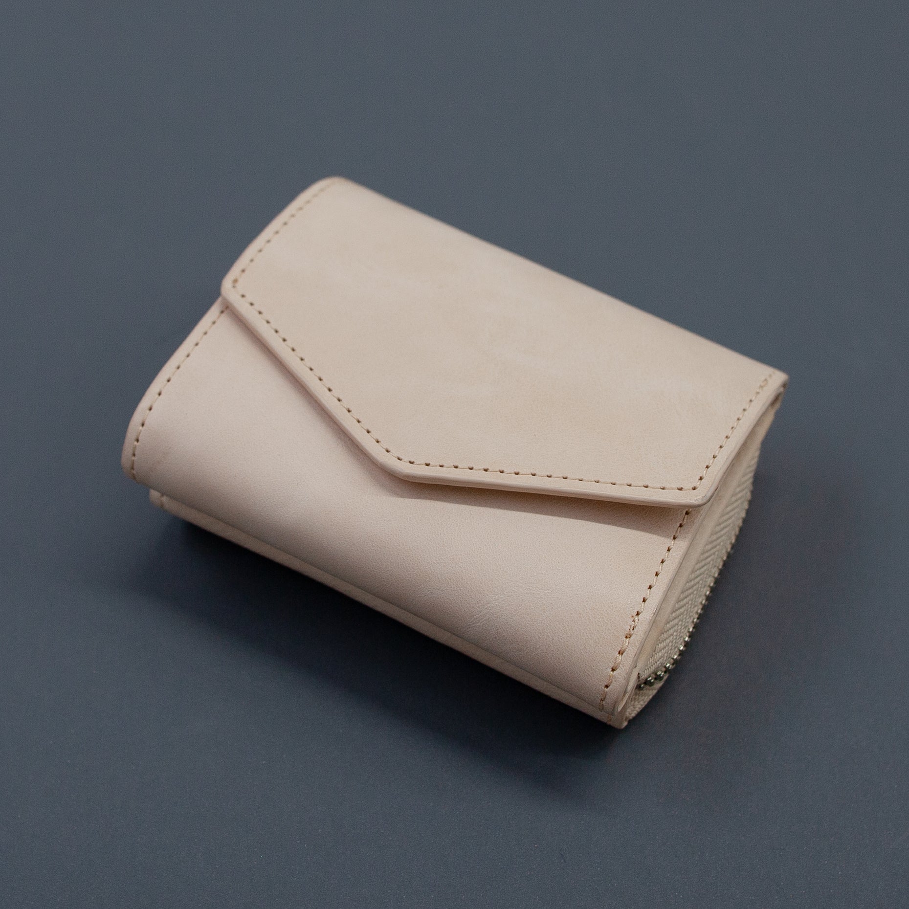 SIBILLA / 三つ折りウォレットエンべロップ – Neueオンラインストア
