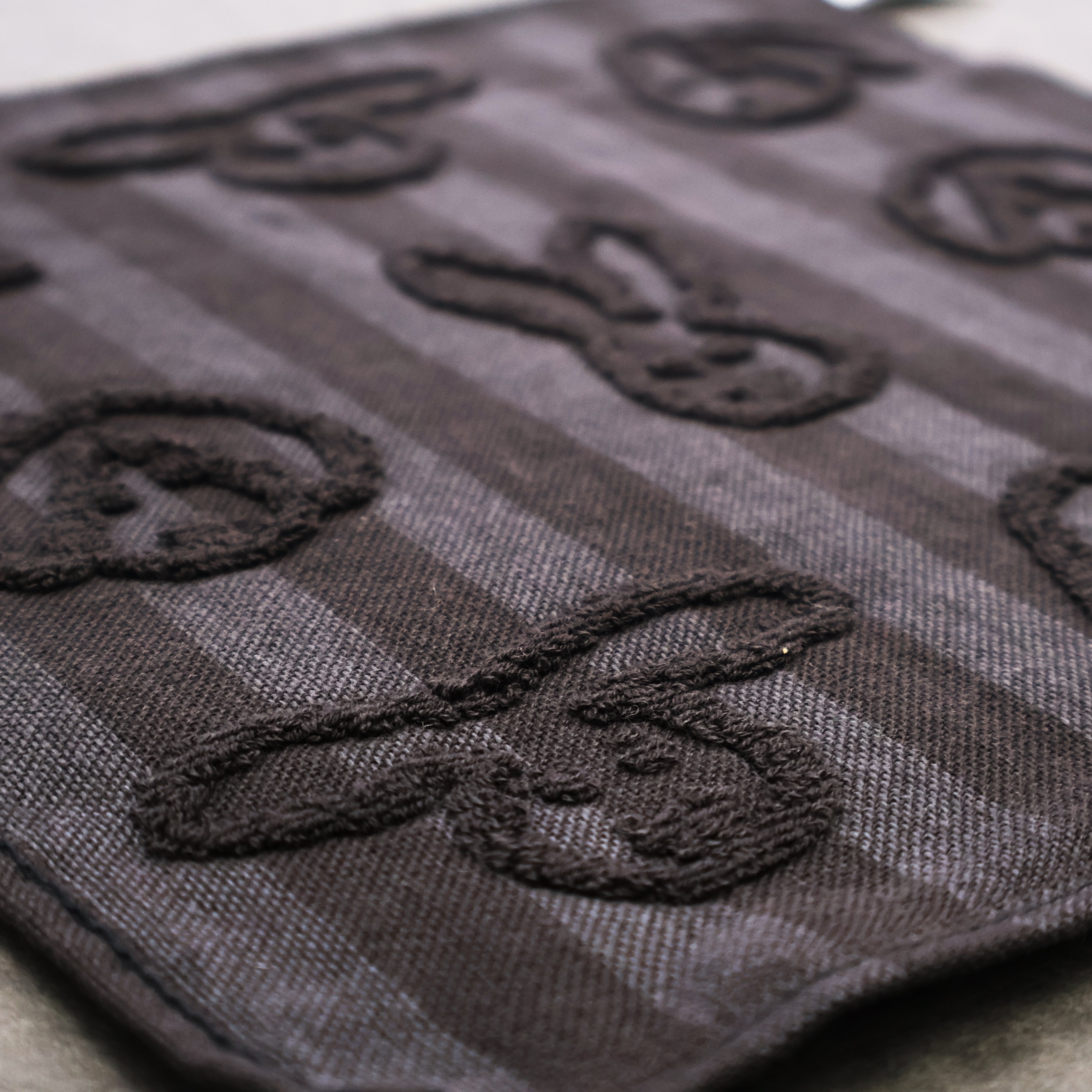 WARMGREY TAIL / ハンドクロス – Neueオンラインストア｜もっと愛着の