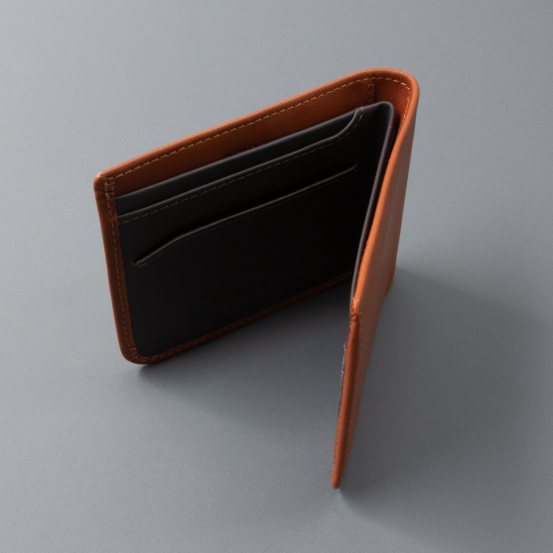 Bellroy Hide & Seek | スリム二つ折り財布 隠し収納・RFID保護 – Neue