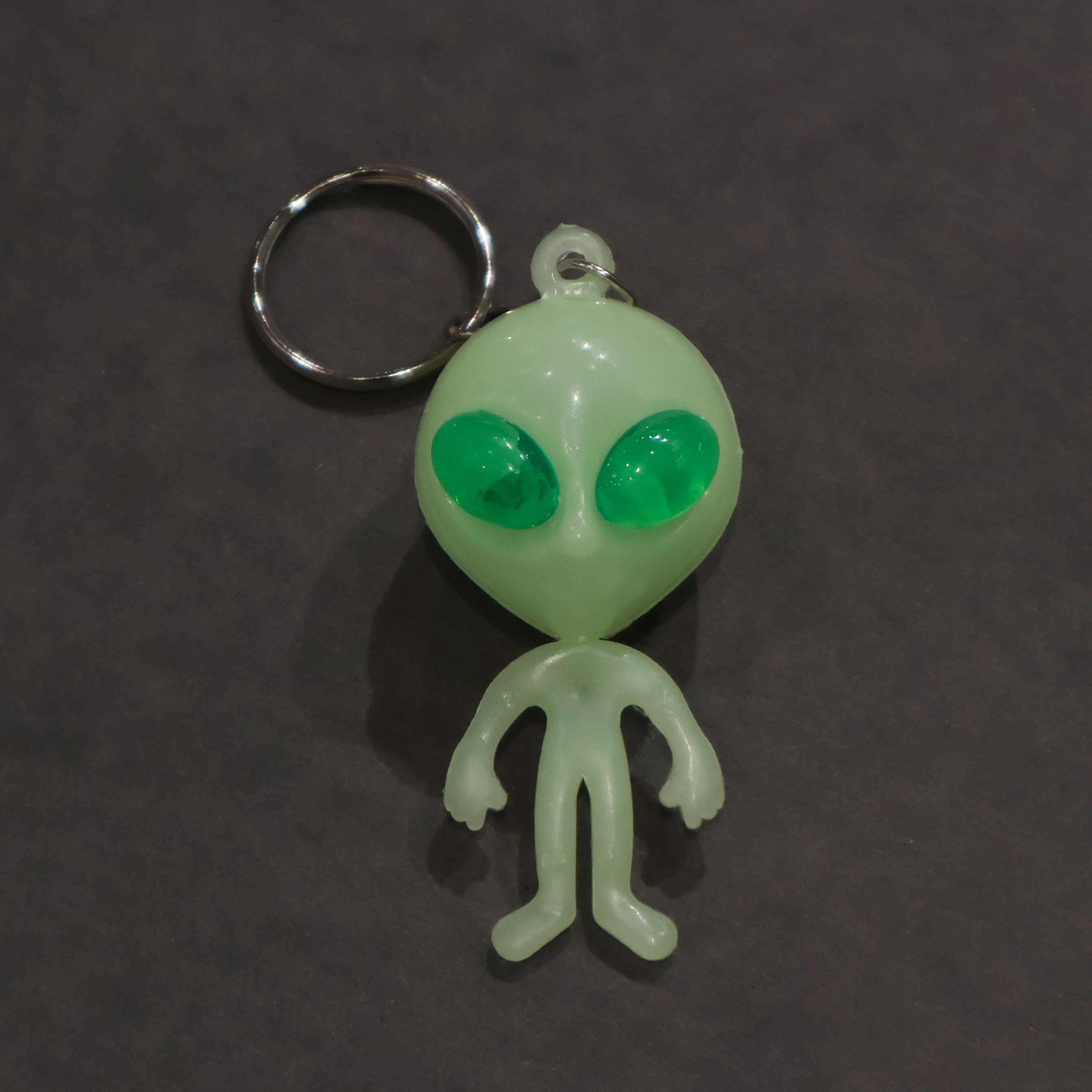 蓄光エイリアンキーホルダー｜DETAIL Glow Alien Keychain - Neue