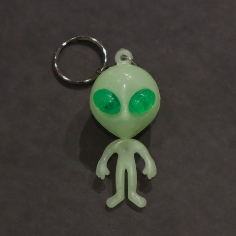 DETAIL / Glow Alien Keychain
