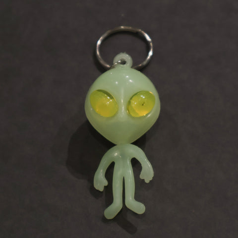 DETAIL / Glow Alien Keychain