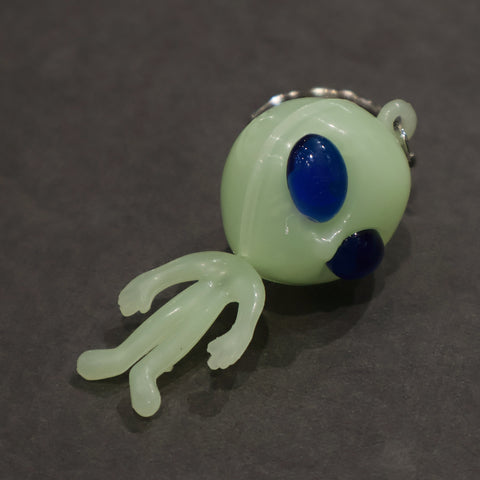 DETAIL / Glow Alien Keychain