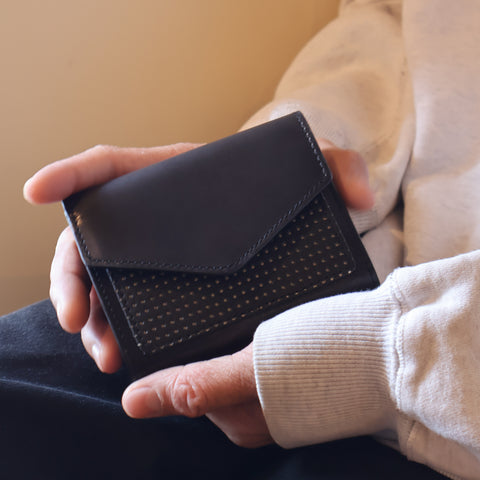 Crane Wax Leather × Punching / ウォレットエンべロップ