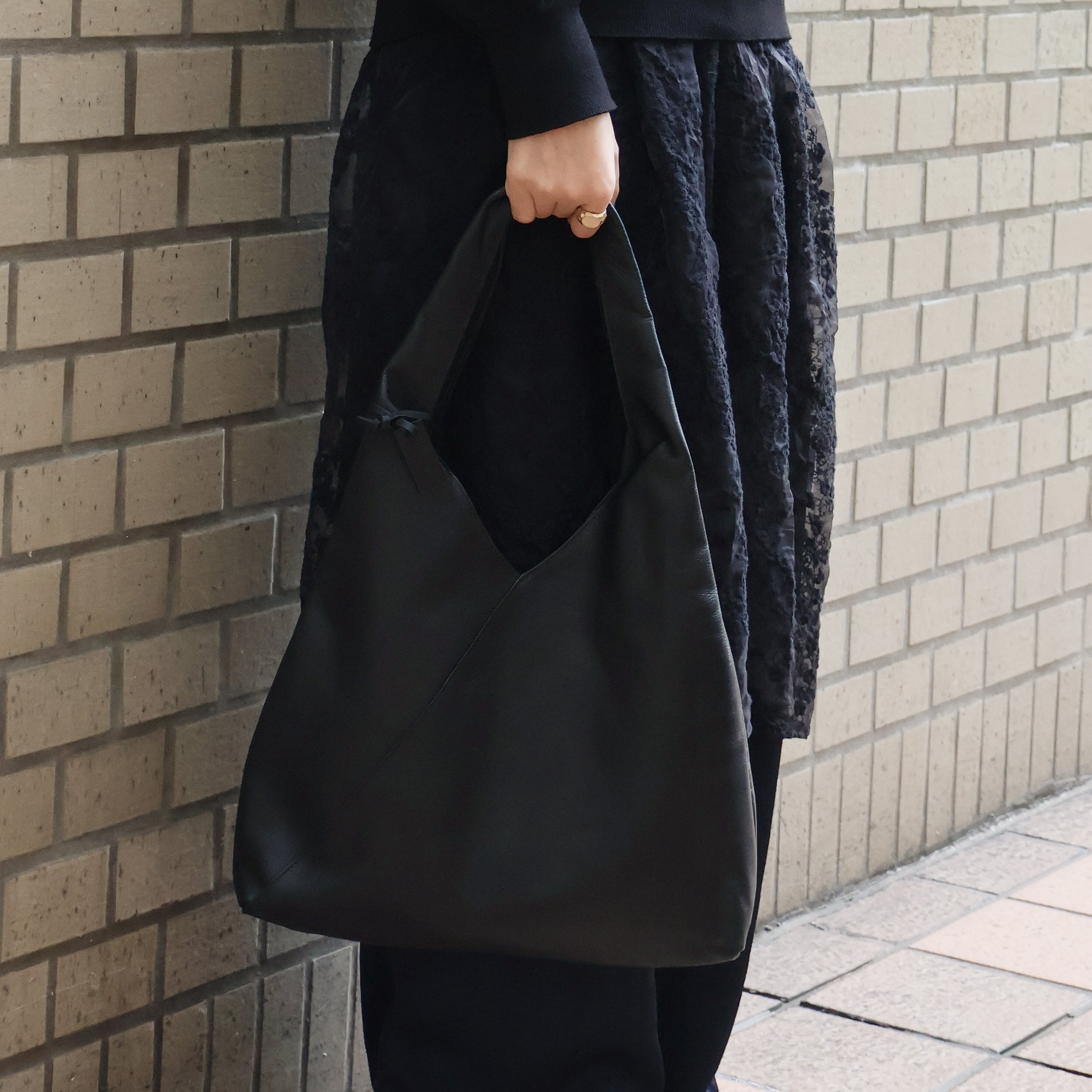 ARTEMIKA / トライアングルマルシェバッグ – Neueオンラインストア