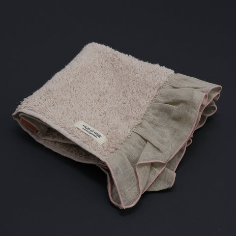 HUG Ō WäR　リネンフリルハンドタオル