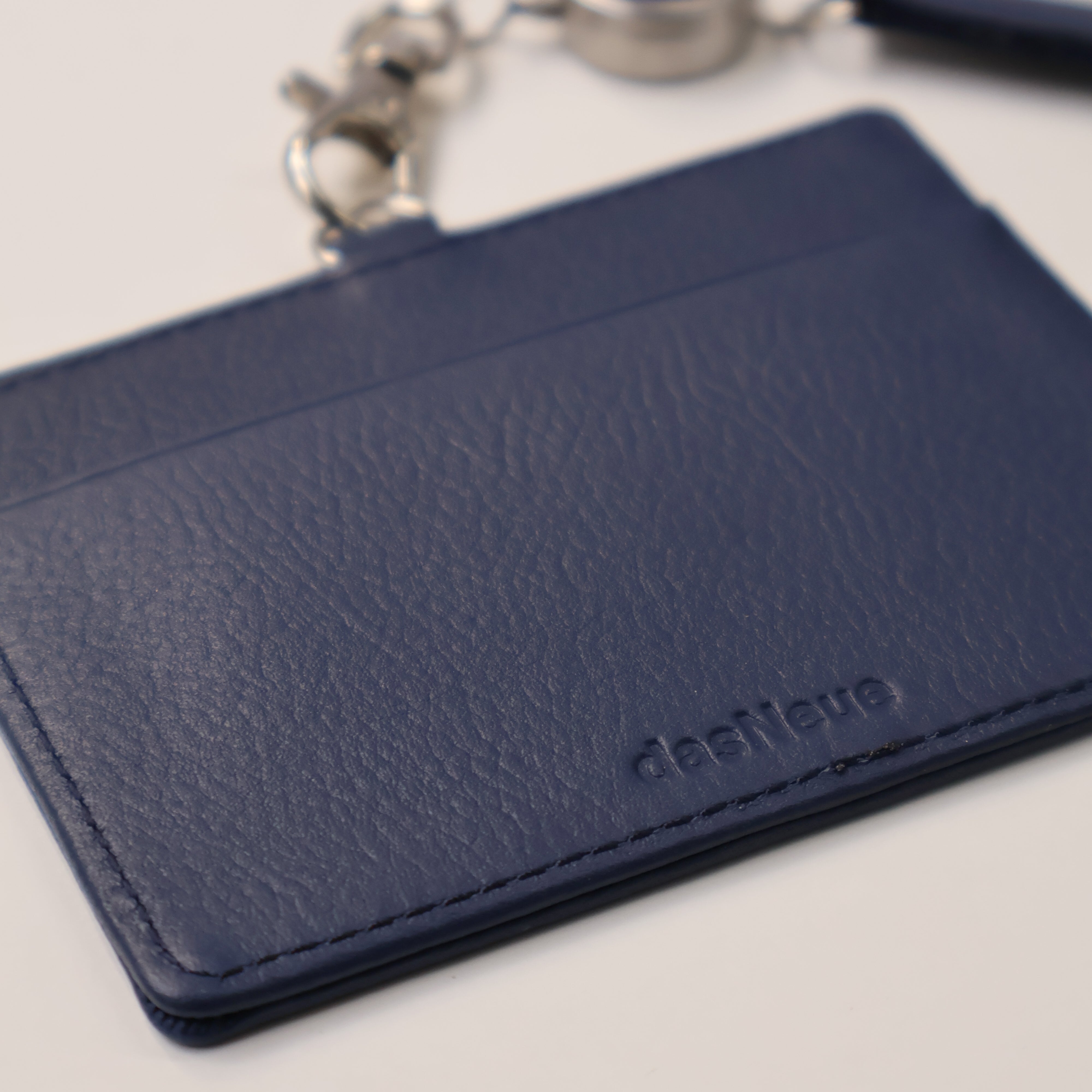 OSL GENUINE LEATHER / リール付きIDストラップ – Neueオンライン