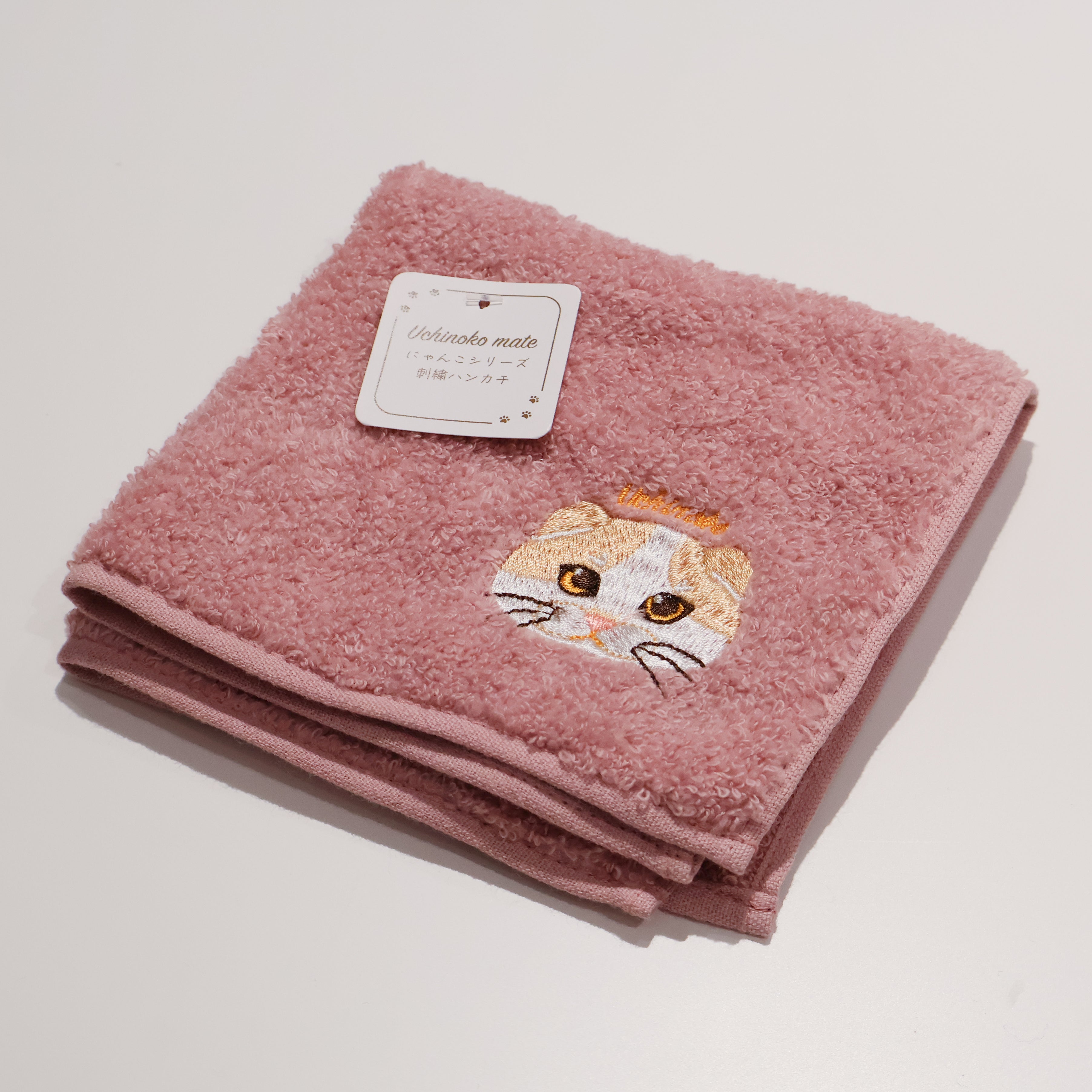 オーダーページ　ハンカチ　321 女の子にゃんこ柄　1/19　ハンドメイド うちのニャンコ / 刺繍ハンカチ – Neueオンラインストア｜もっと愛着の